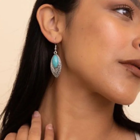 Antique Silver Vintage Style Engraved Western Turquoise Dangle Earrings - Picture 2 of 4